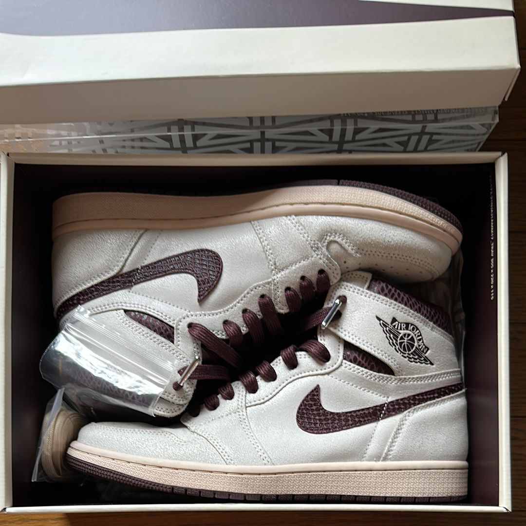A Ma Maniere × Nike Air Jordan 1 Retro High OG "Sail and Burgundy"