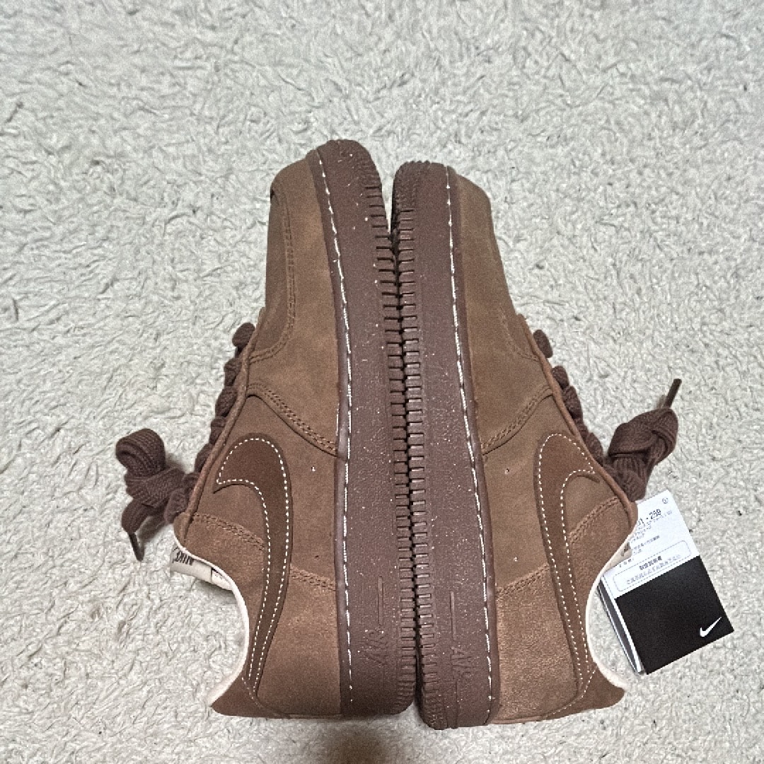 ナイキ ウィメンズ エアフォース1 ロー '07 "カカオワウ"