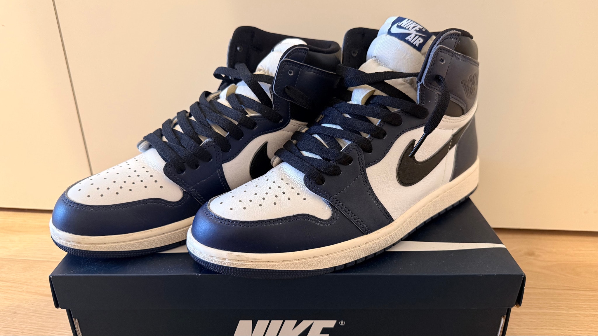 Nike Air Jordan 1 Retro High OG "Midnight Navy"