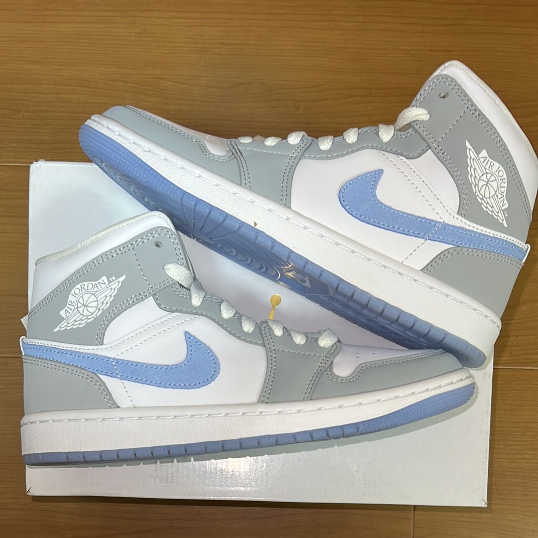Nike Women's Air Jordan 1 Mid "Wolf Grey"