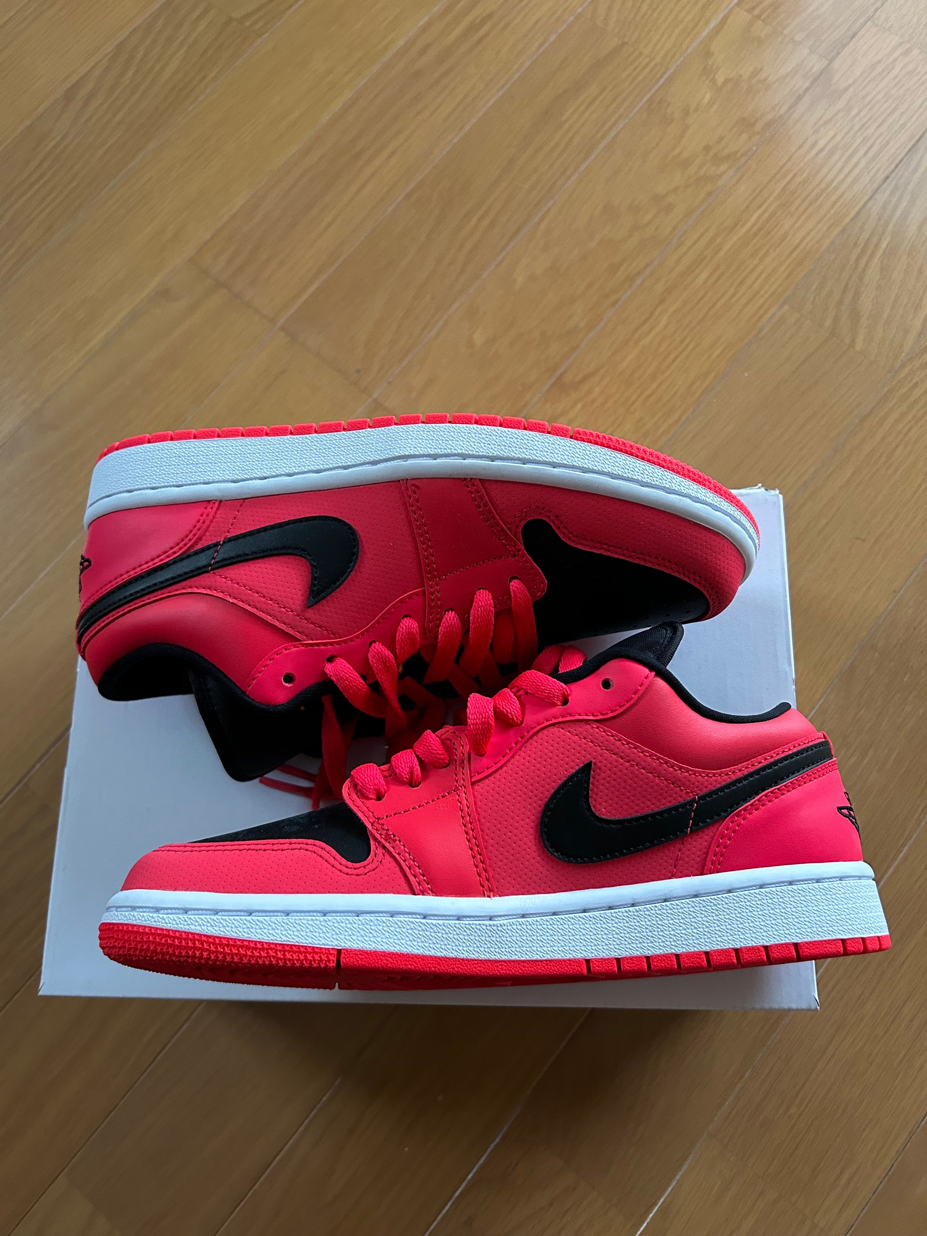 NIKE Women's AIR JORDAN 1 LOW "SIREN RED/BLACK/GOLD"