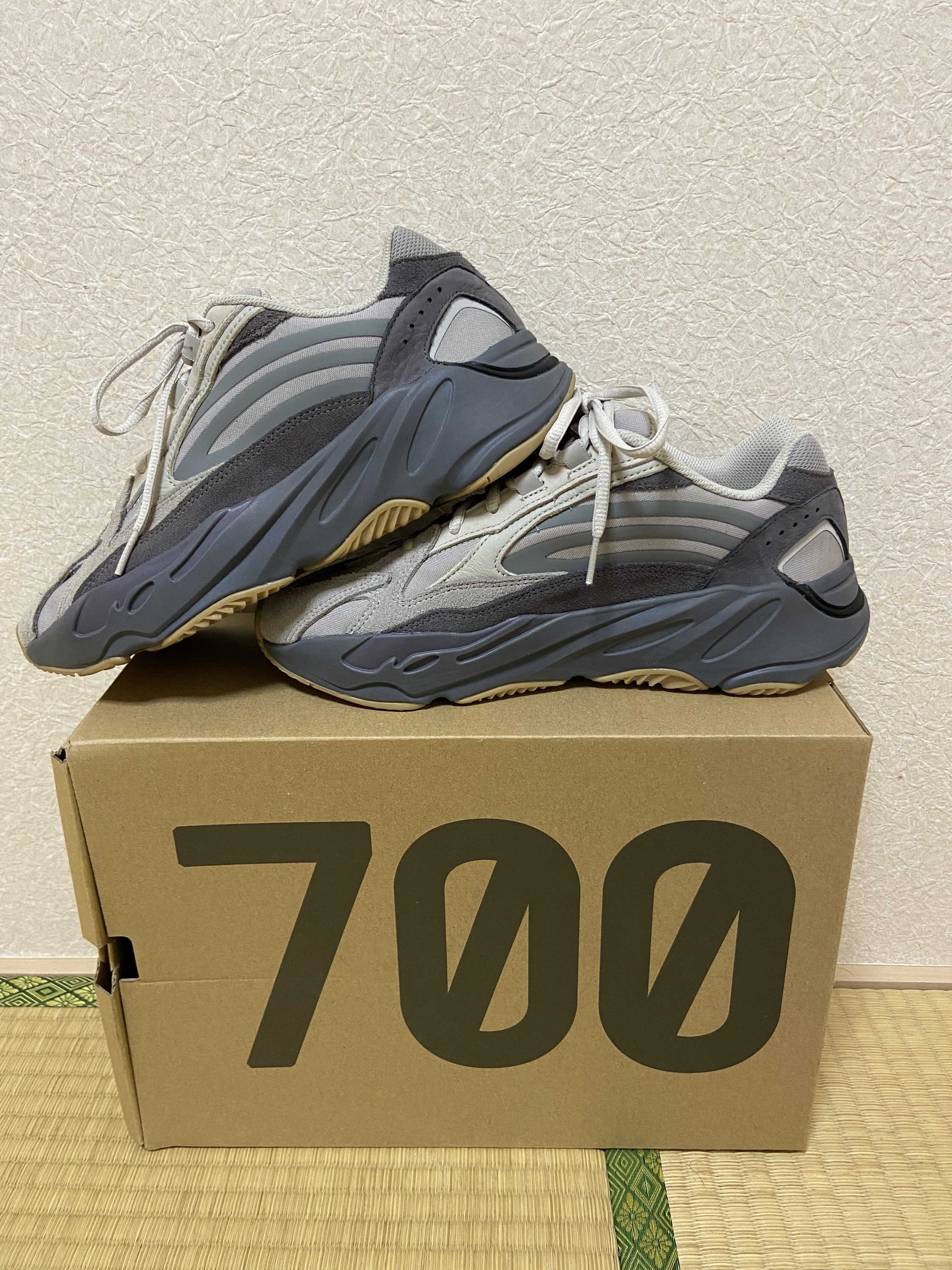 adidas YEEZY Boost 700 V2 "Tephra"