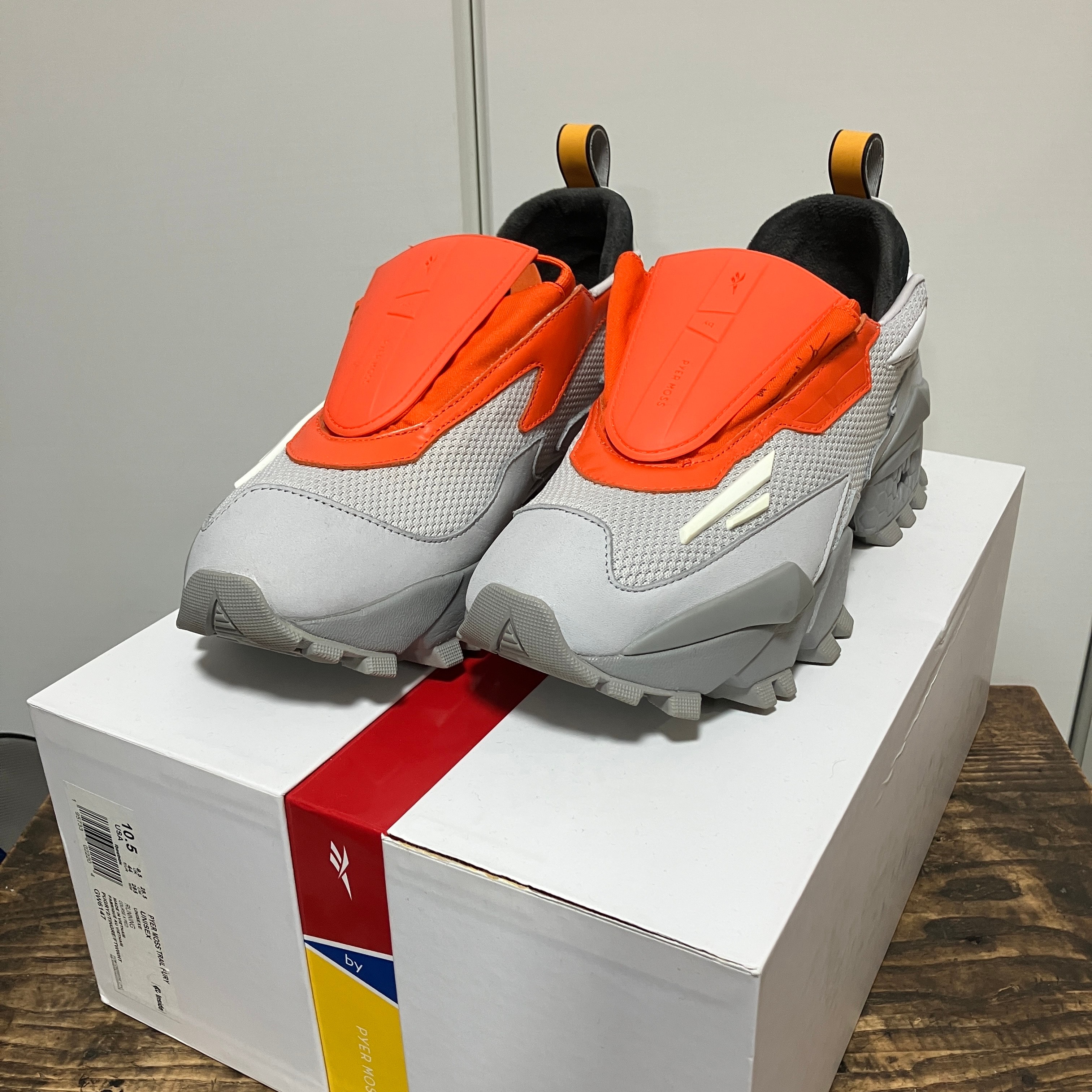 パイアー モス × リーボック エクスペリメント 4 "エマージェンシー オレンジ"