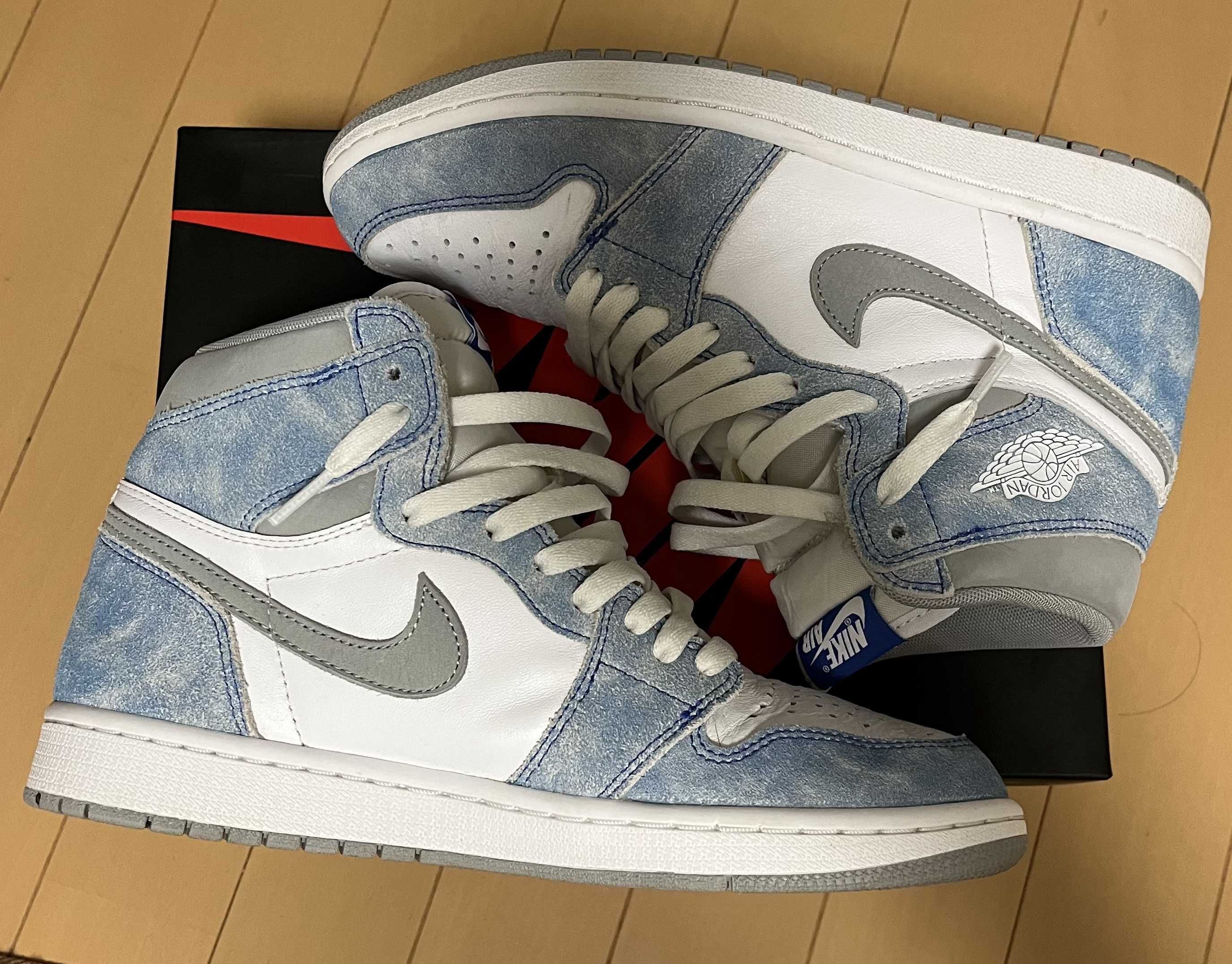 Nike Air Jordan 1 High OG "Hyper Royal"