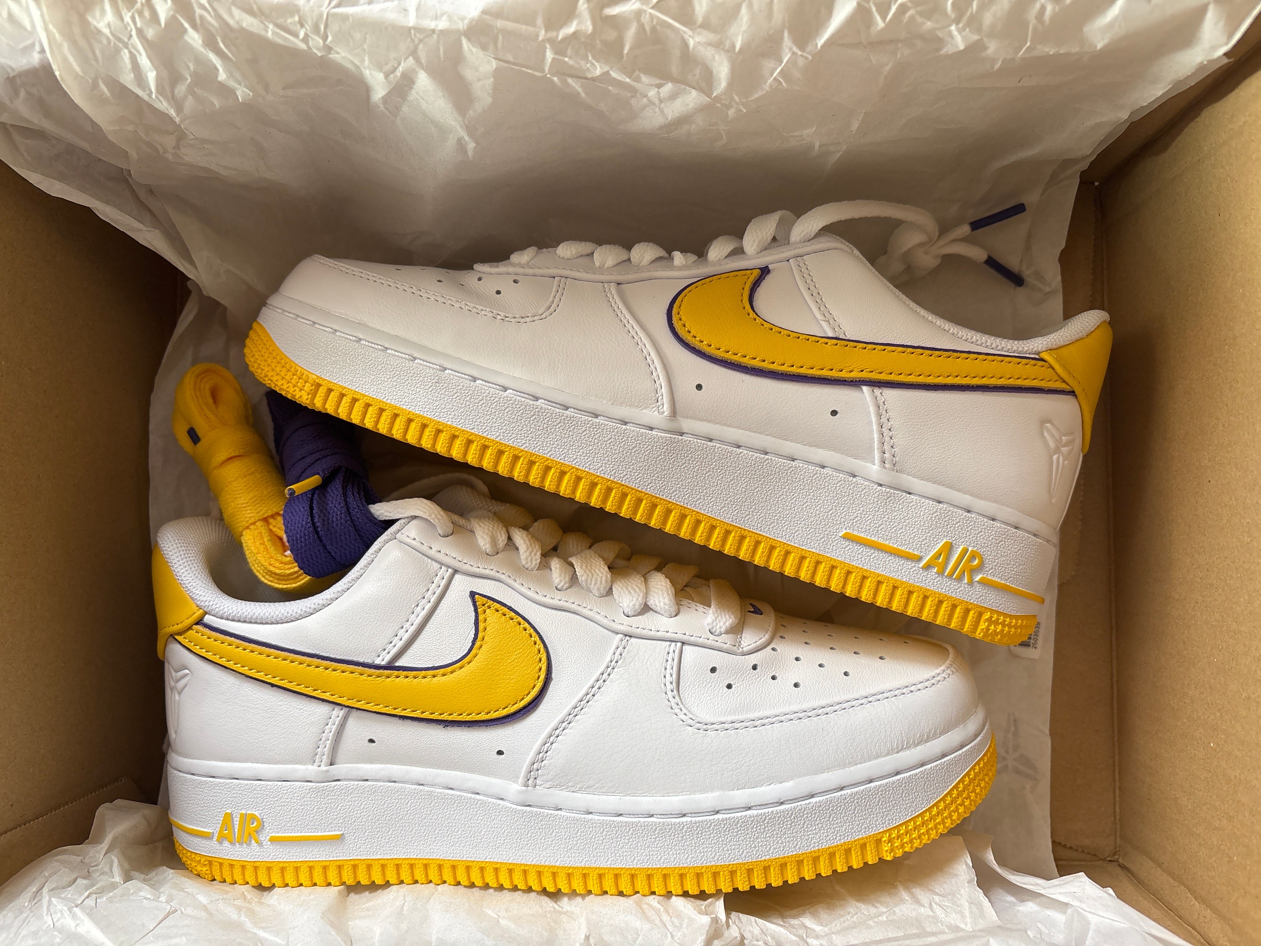 Kobe Bryant × Nike Air Force 1 Low Retro QS "Varsity Maize and Varsity Purple"