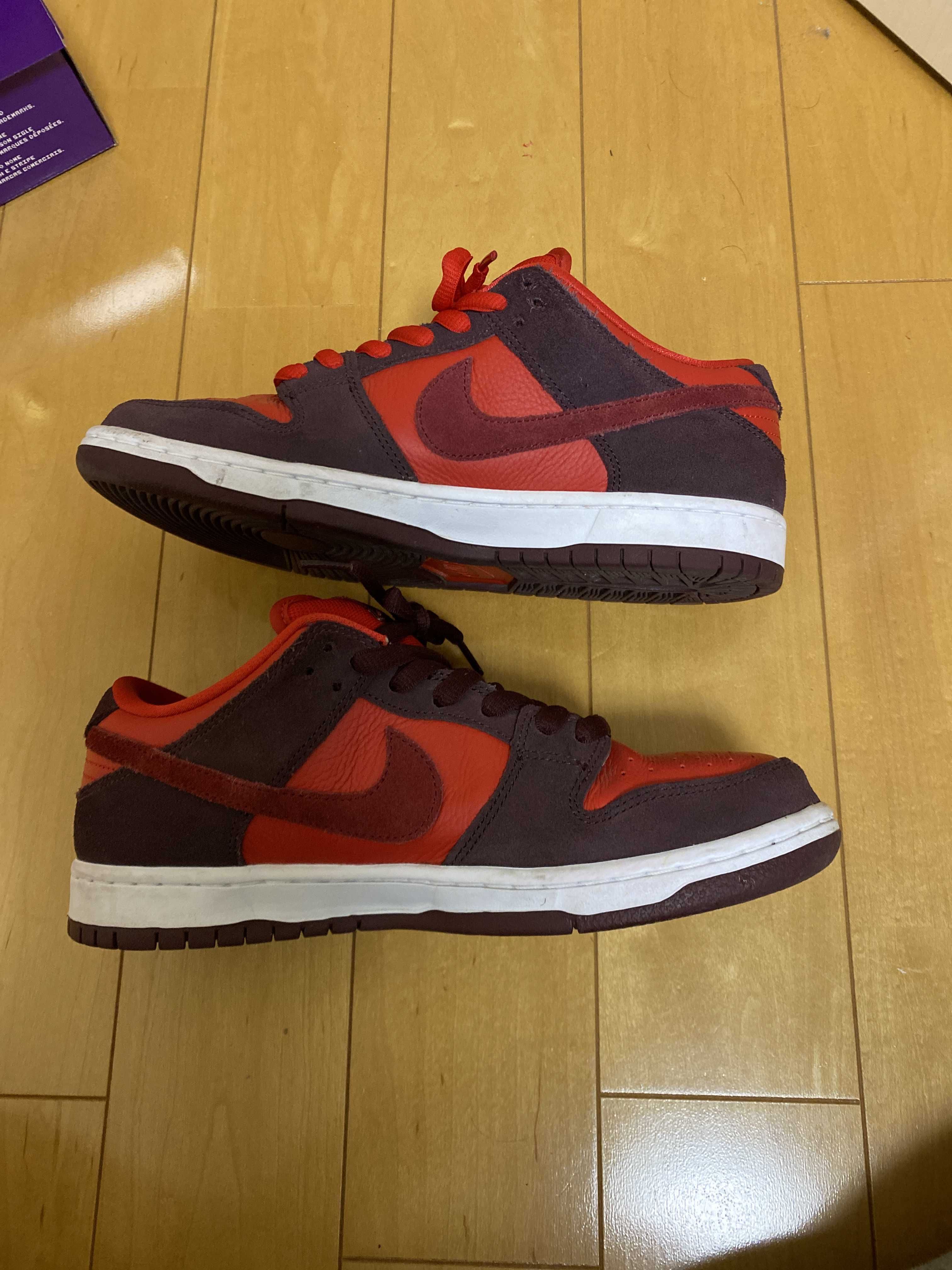 Nike SB Dunk Low "Cherry"