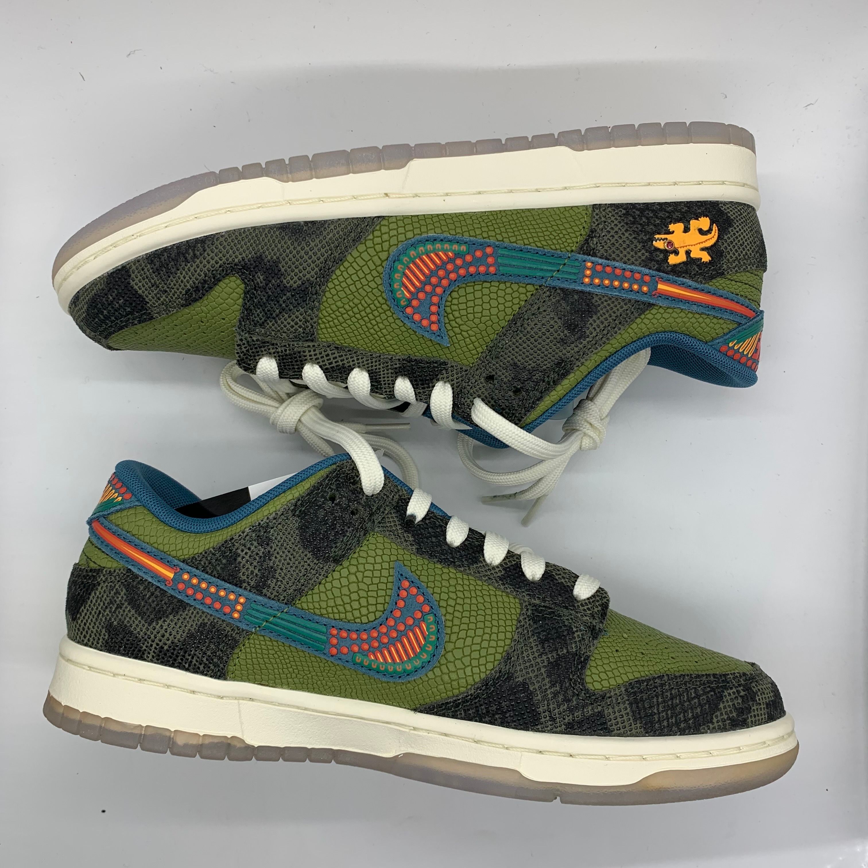 Nike Dunk Low "Siempre Familia"