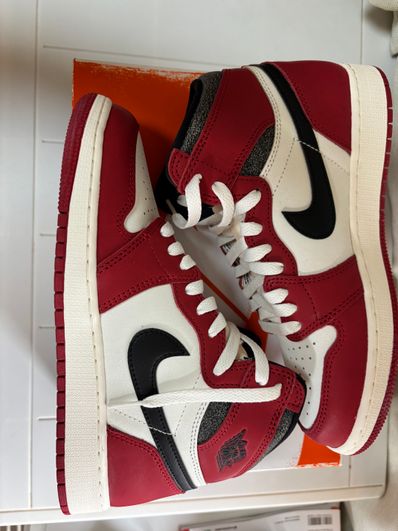 Nike GS Air Jordan 1 High OG "Lost & Found/Chicago"