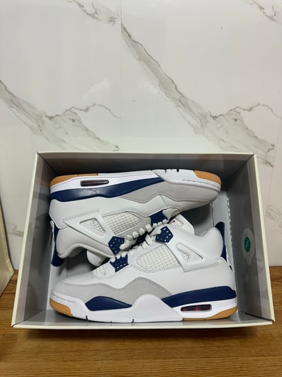 Nike SB Air Jordan 4 Retro SP "Summit White/Navy"