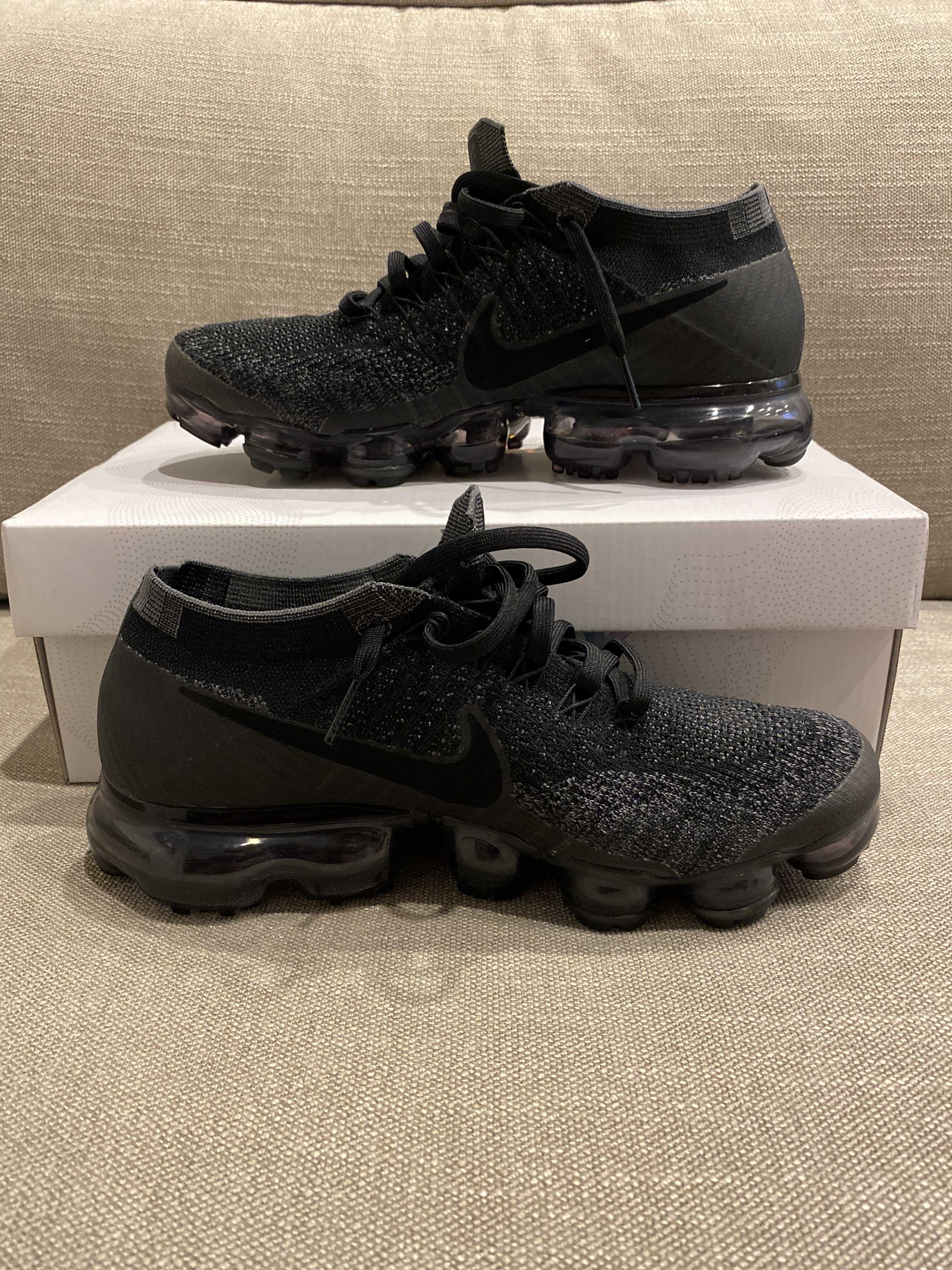 NIKE Women's AIR VAPORMAX "TRIPLE BLACK 2.0"