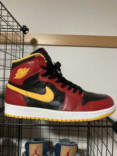 NIKE AIR JORDAN 1 RETRO HUMAN HIGHLIGHT