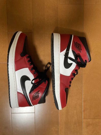 Nike Air Jordan 1 Mid "Chicago Black Toe"