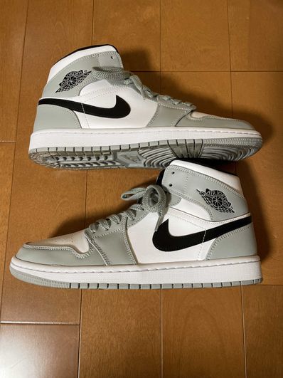 Nike Air Jordan 1 Mid "Light Smoke Grey/White/Black"