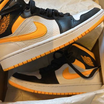 NIKE Women's DUNK HIGH SE FIRST USE "WHITE/ORANGE"
