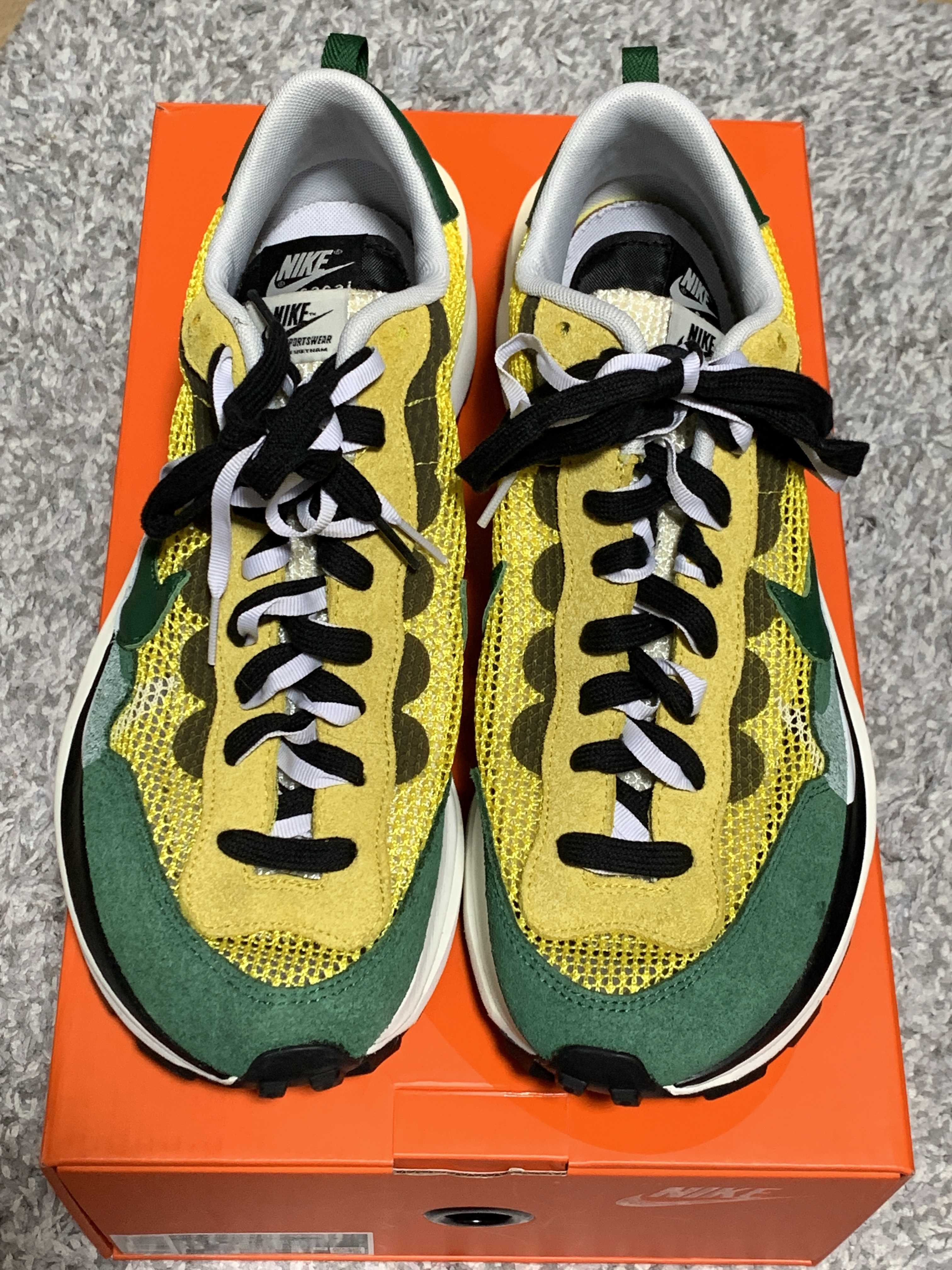 sacai × Nike Vapor Waffle "Tour Yellow/Stadium Green-Sail"