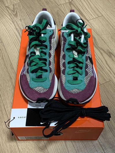 sacai × Nike Vapor Waffle "String/Red/Green"