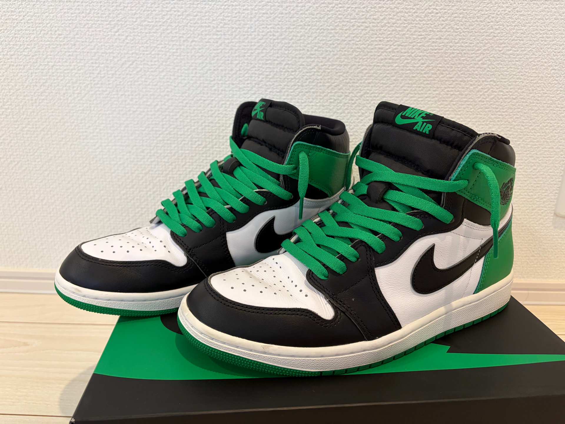 Nike Air Jordan 1 Retro High OG "Celtics/Black and Lucky Green" (2023)