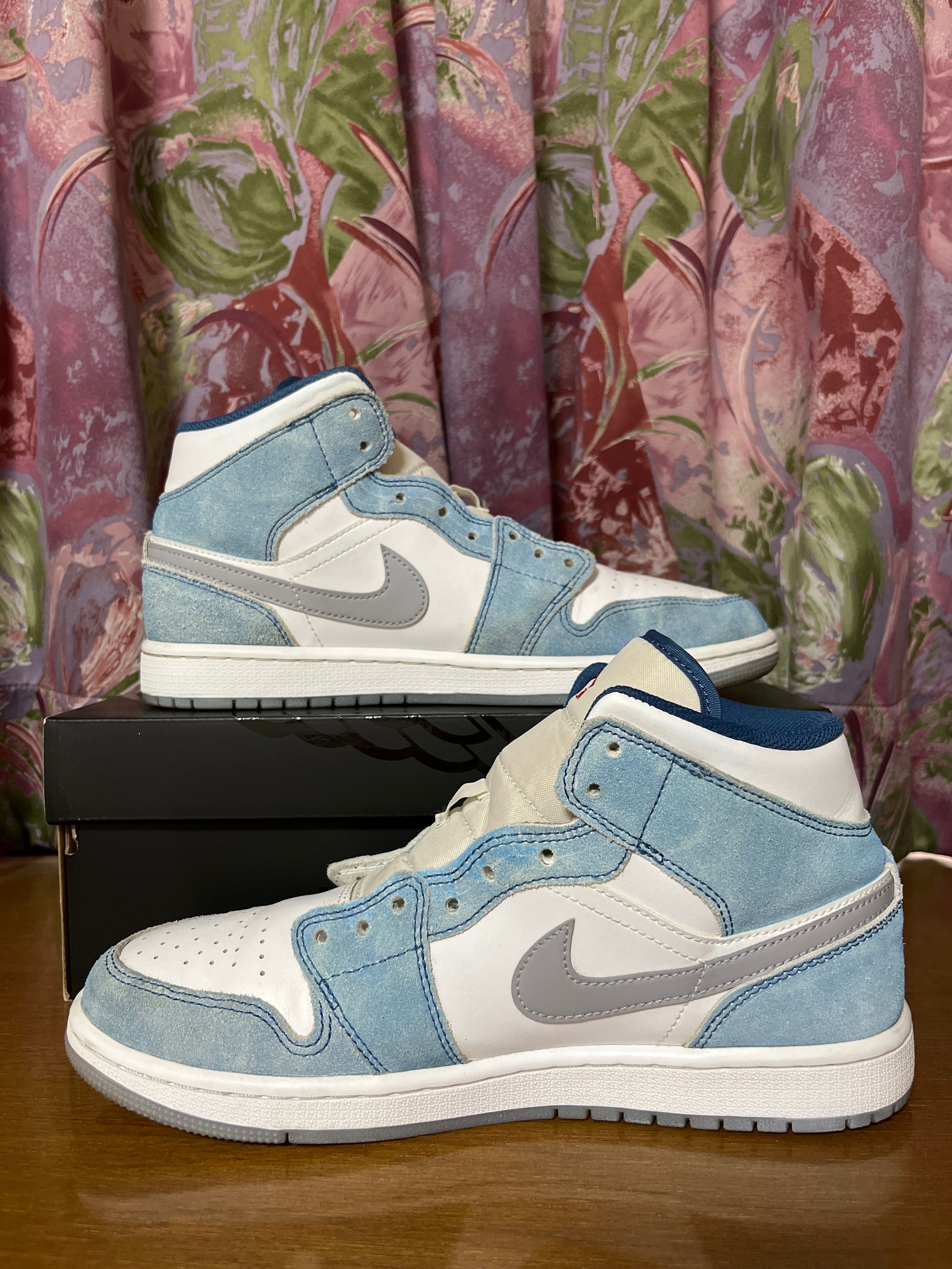 Nike Air Jordan 1 Mid SE "White/Hyper Royal/Red"