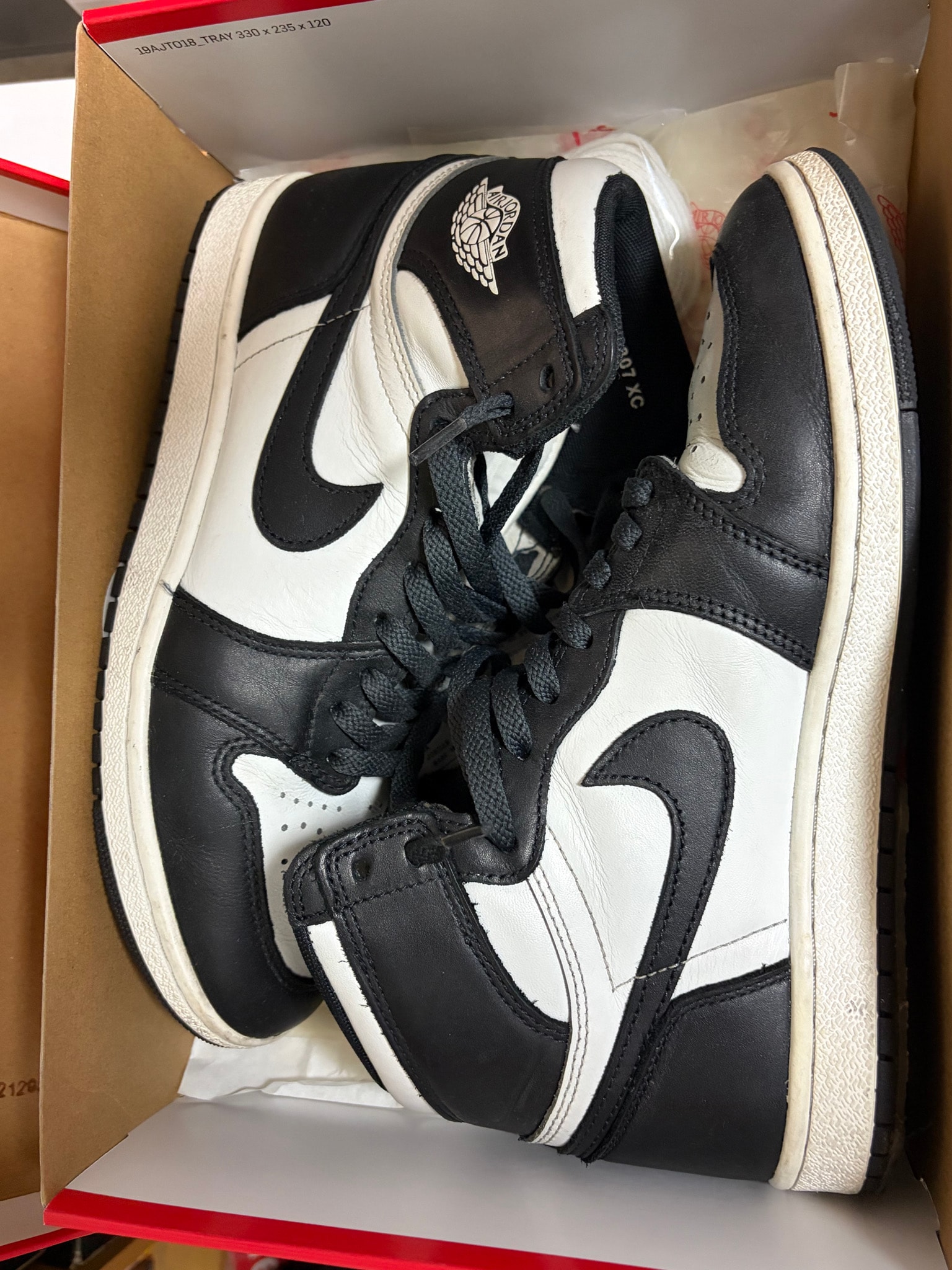 Nike Air Jordan 1 High '85 "Black/White"