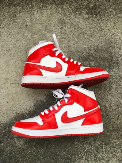 NIKE Women's AIR JORDAN 1 MID "WHITE/HABANERO RED"