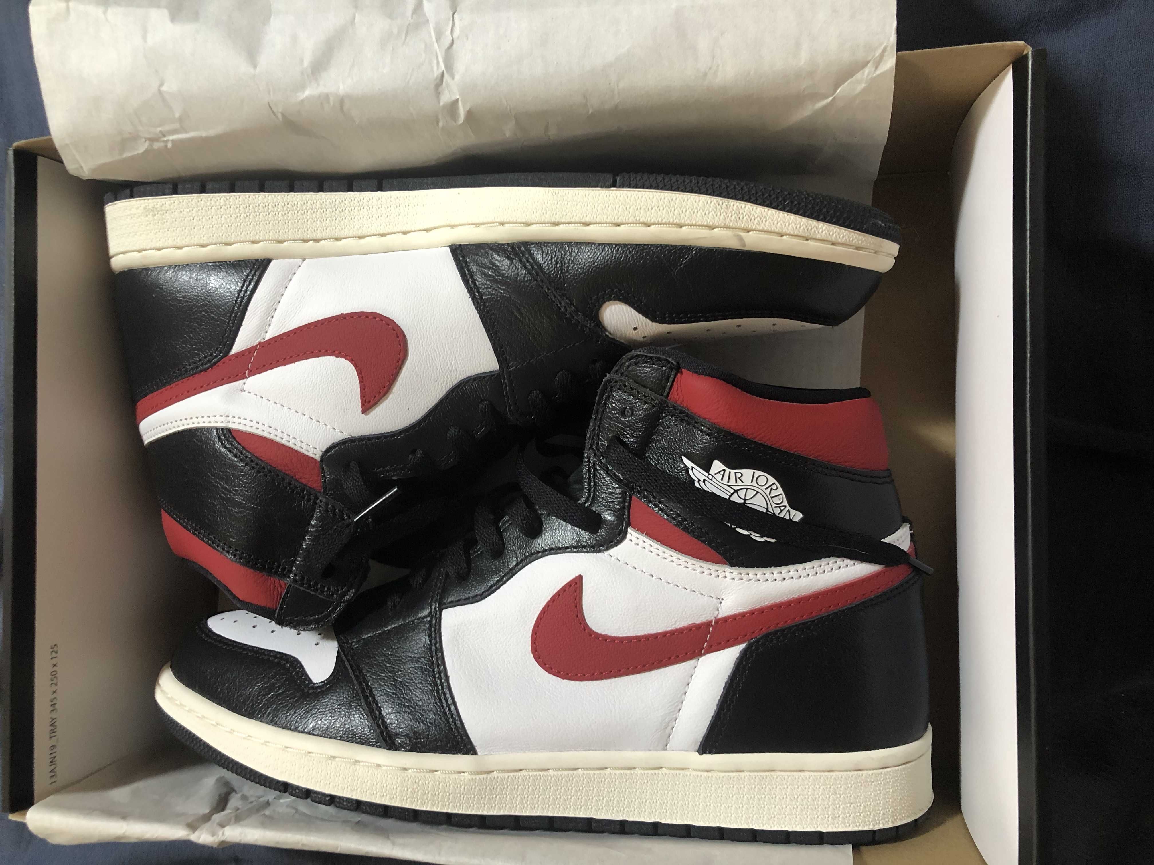 Nike Air Jordan 1 Retro High "Black/White/Sail/Gym Red"