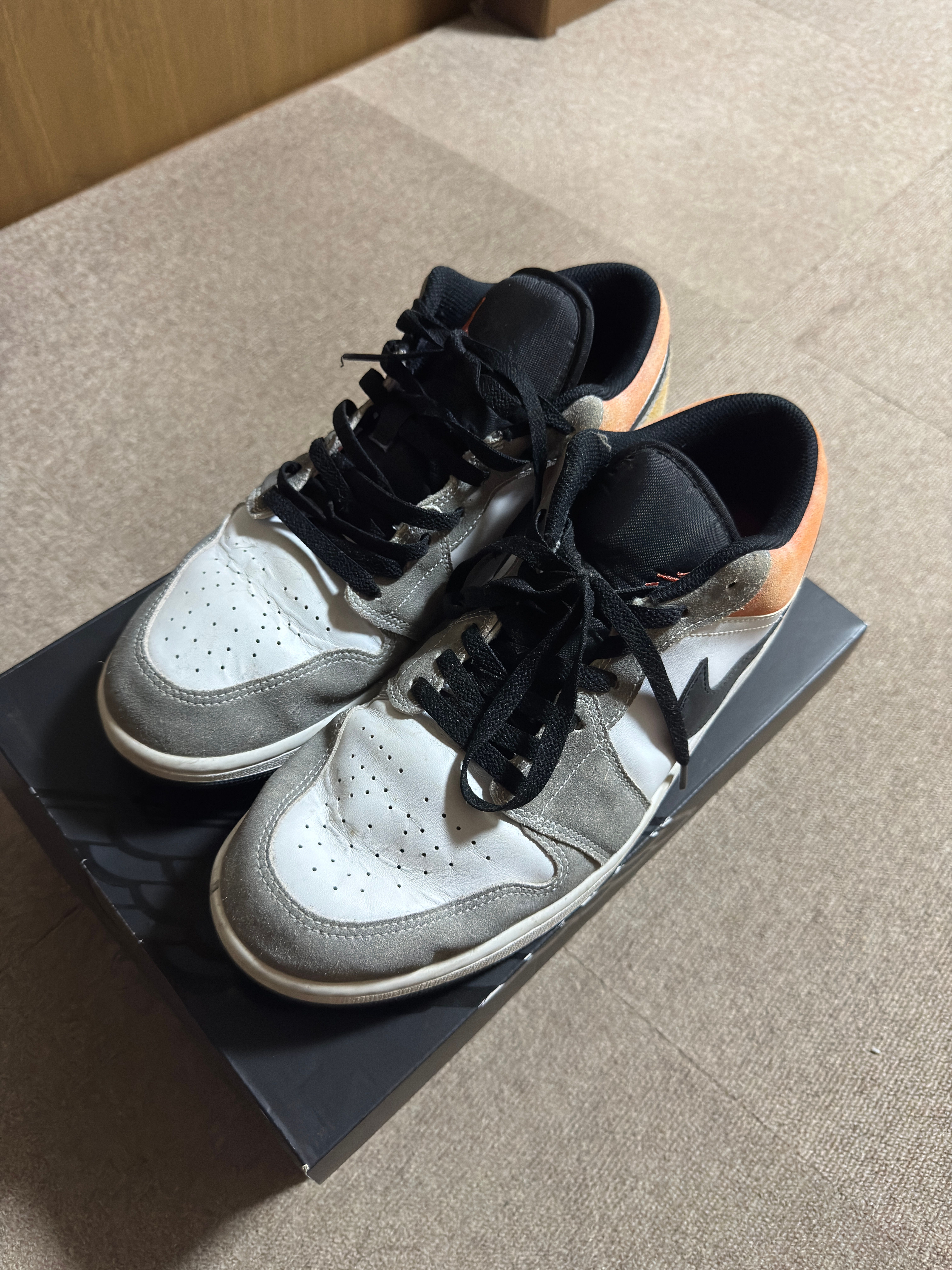 Nike Air Jordan 1 Low "Flight Club"