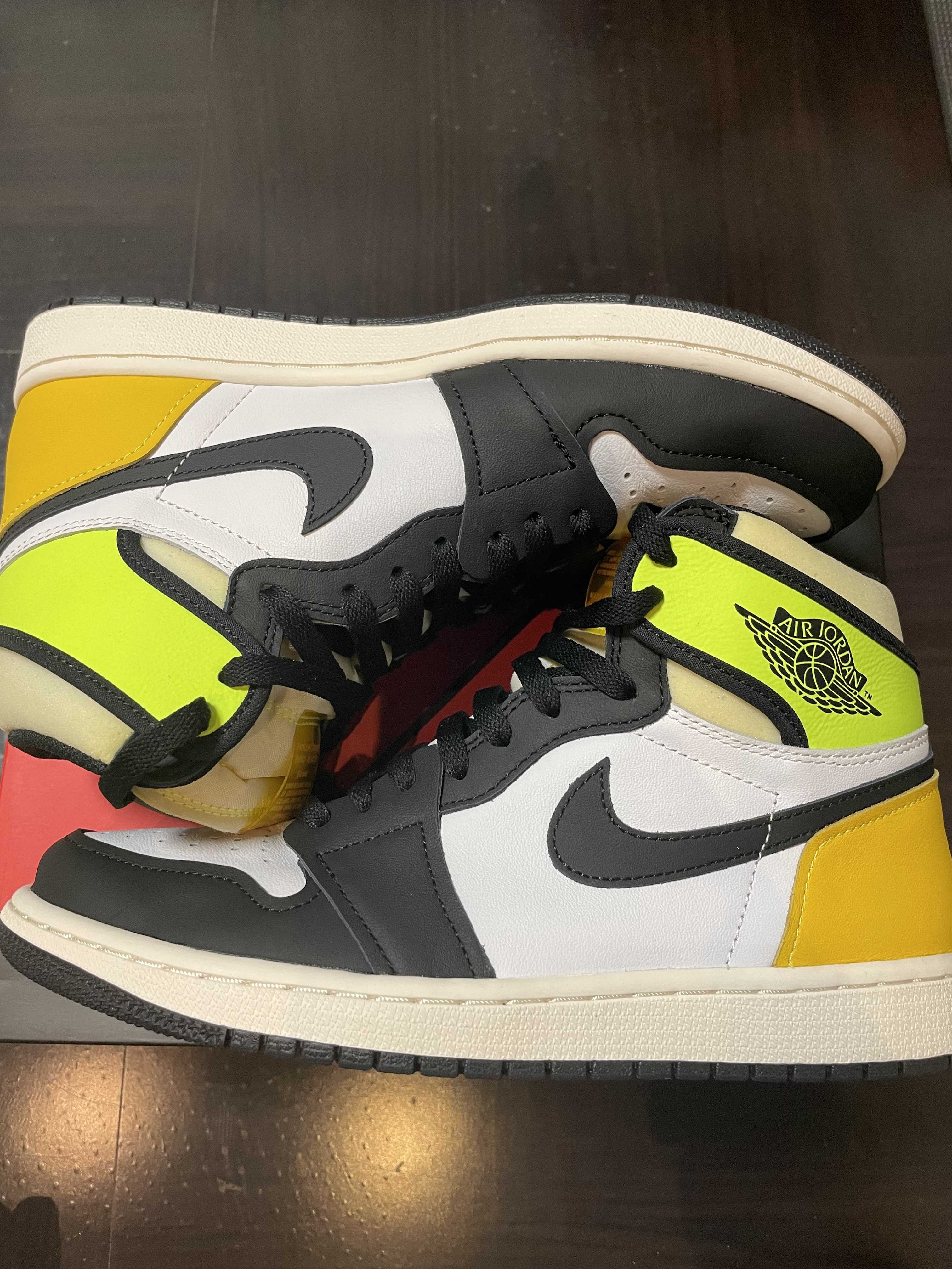 Nike Air Jordan 1 High OG "Volt Gold"
