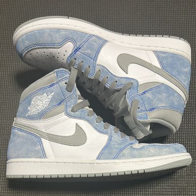 Nike Air Jordan 1 High OG "Hyper Royal"