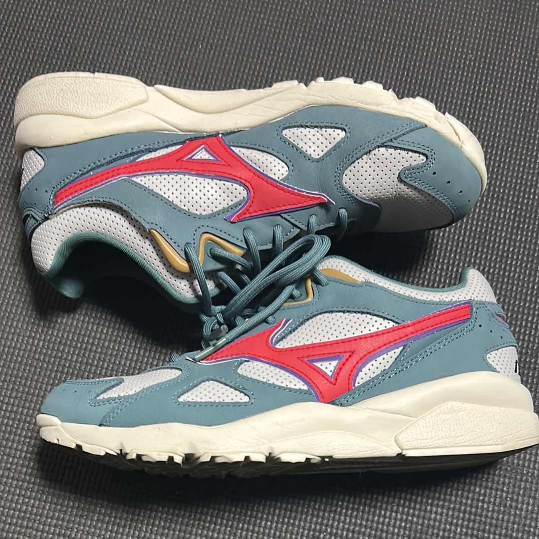 Patta × Mizuno Sky Medal TR "Ivory/Red/Green"