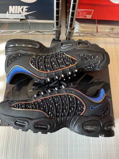 Supreme × Nike Air Max Tailwind 4 "Black"