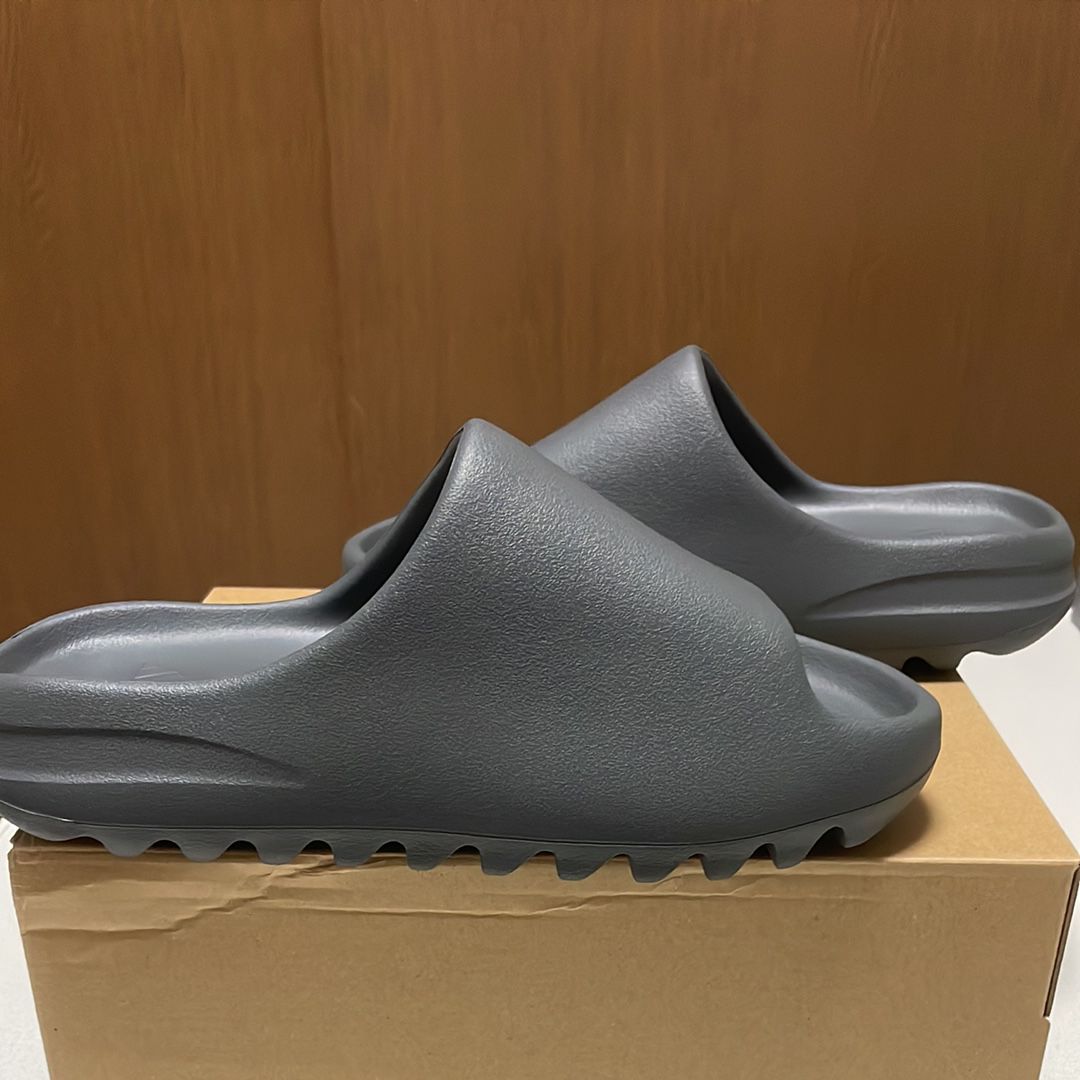 adidas YEEZY Slide "Slate Grey"