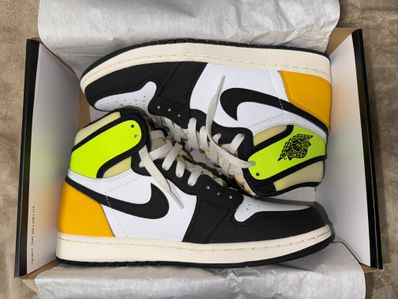 Nike Air Jordan 1 High OG "Volt Gold"