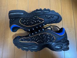 シュプリーム × ナイキ エアマックステイルウィンド 4 ブラック