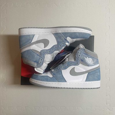 Nike Air Jordan 1 High OG "Hyper Royal"