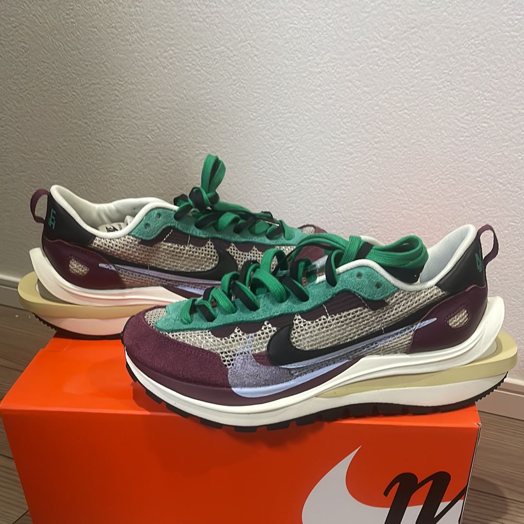 sacai × Nike Vapor Waffle "String/Red/Green"