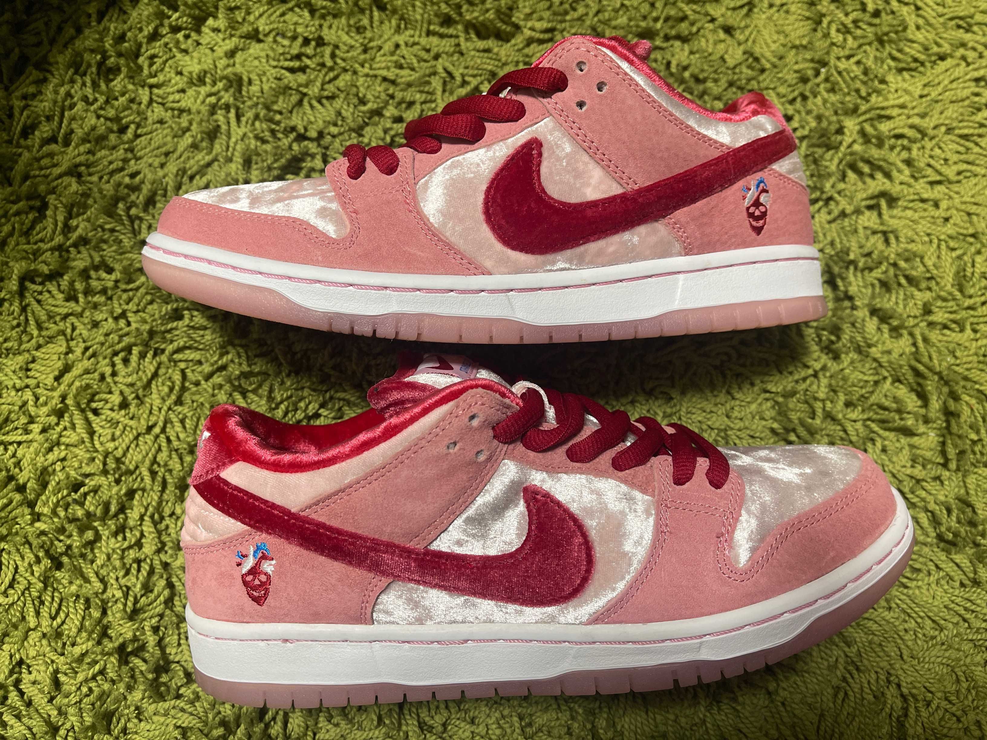 Strangelove × Nike SB Dunk Low "Valentine’s Day"