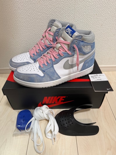 Nike Air Jordan 1 High OG "Hyper Royal"