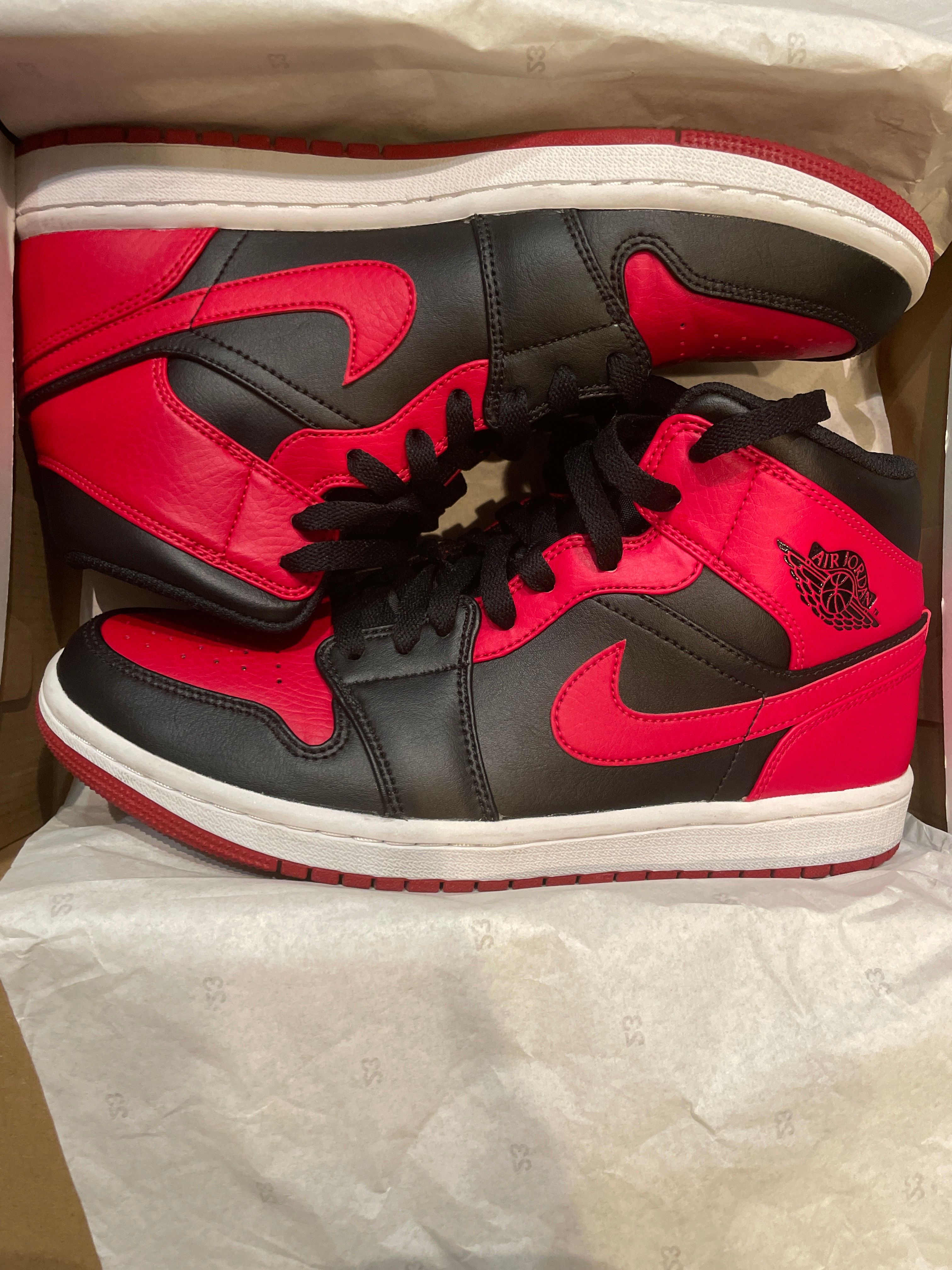 Nike Air Jordan 1 Mid "Bred"