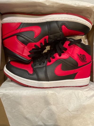 Nike Air Jordan 1 Mid "Bred"