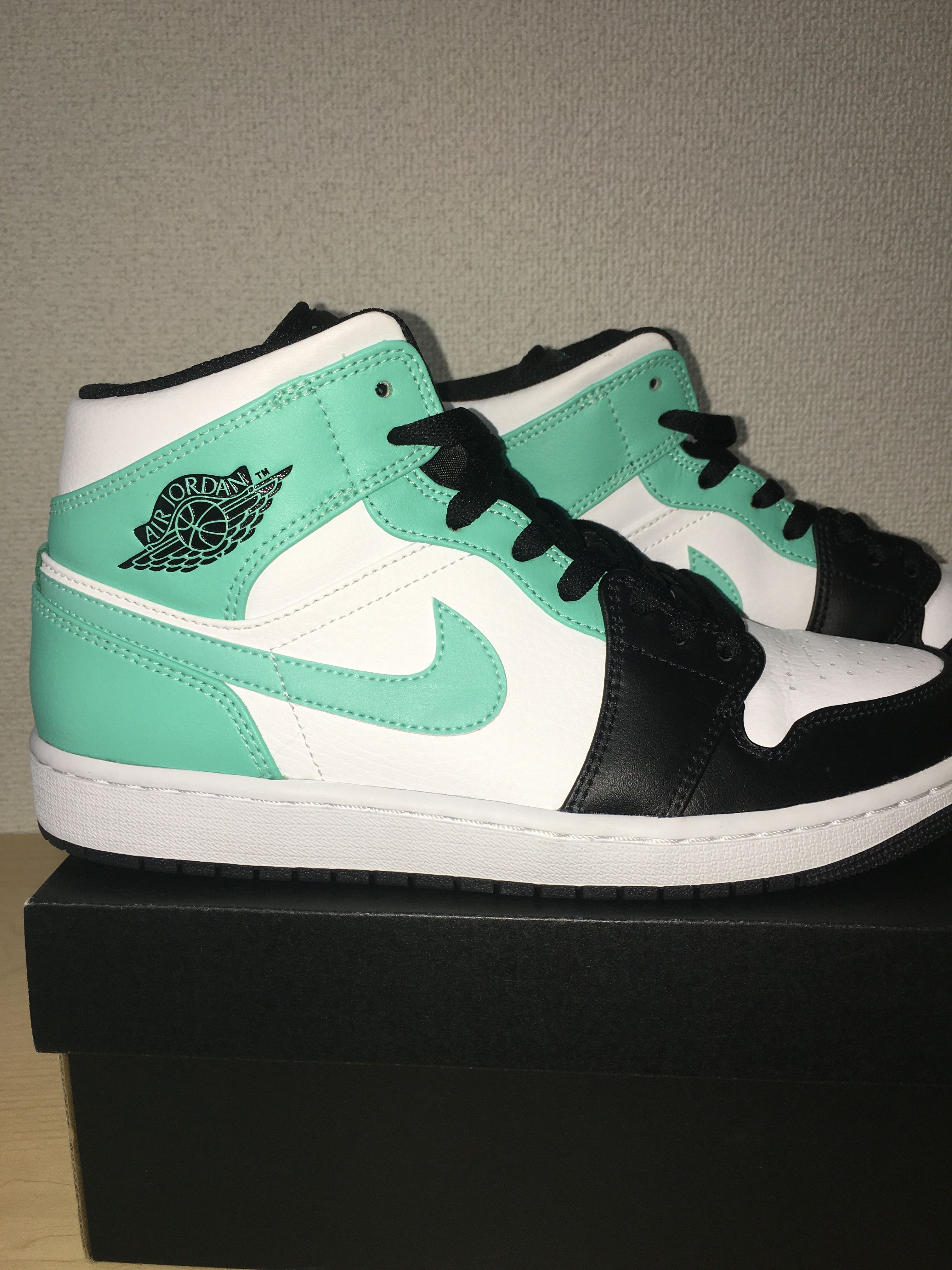 NIKE AIR JORDAN 1 MID "TROPICAL TWIST"
