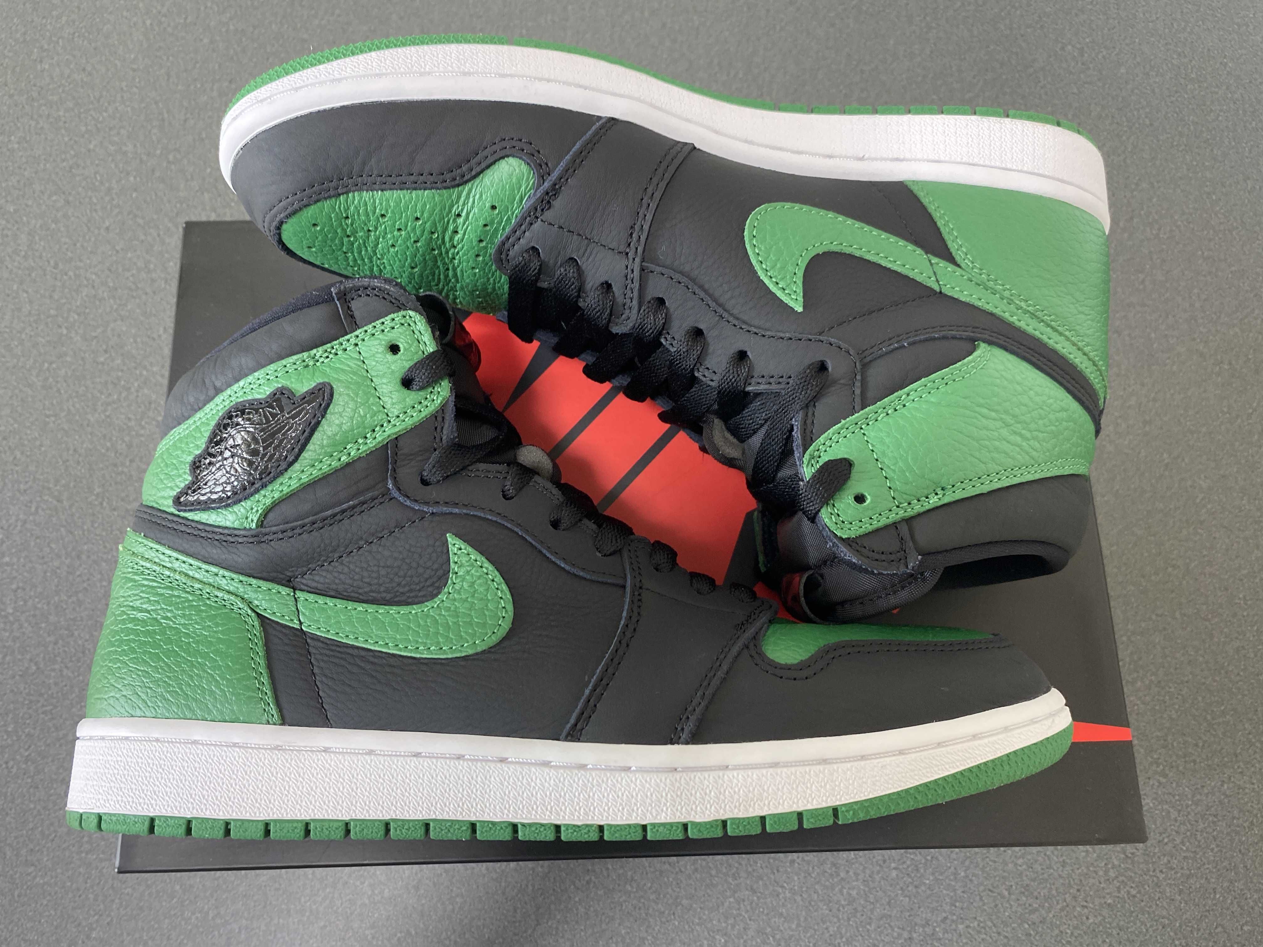 Nike Air Jordan 1 Retro High OG "Black/Pine Green" (2020)