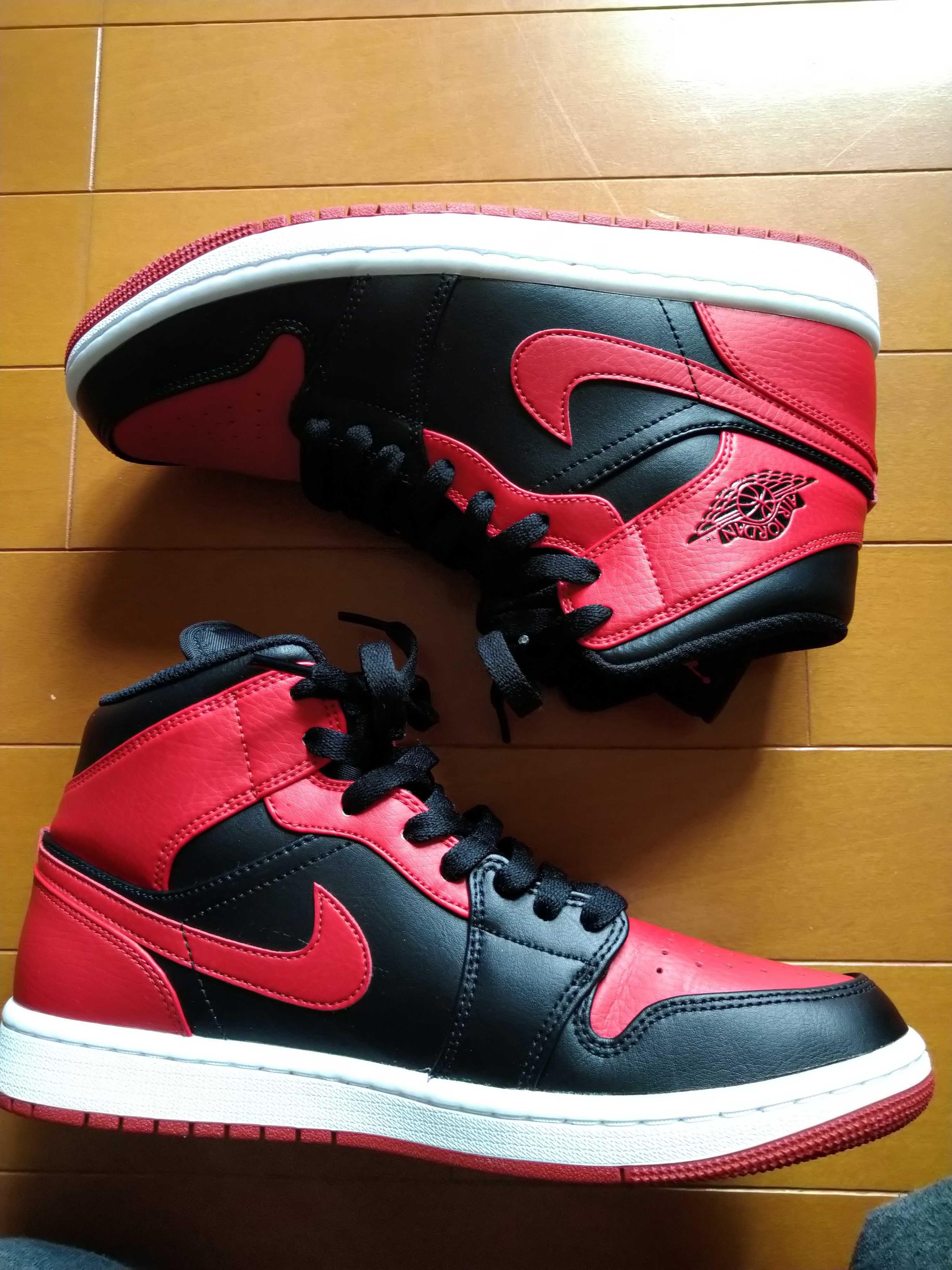 Nike Air Jordan 1 Mid "Bred"