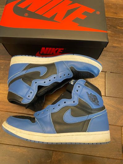Nike Air Jordan 1 Retro High OG "Dark Marina Blue"