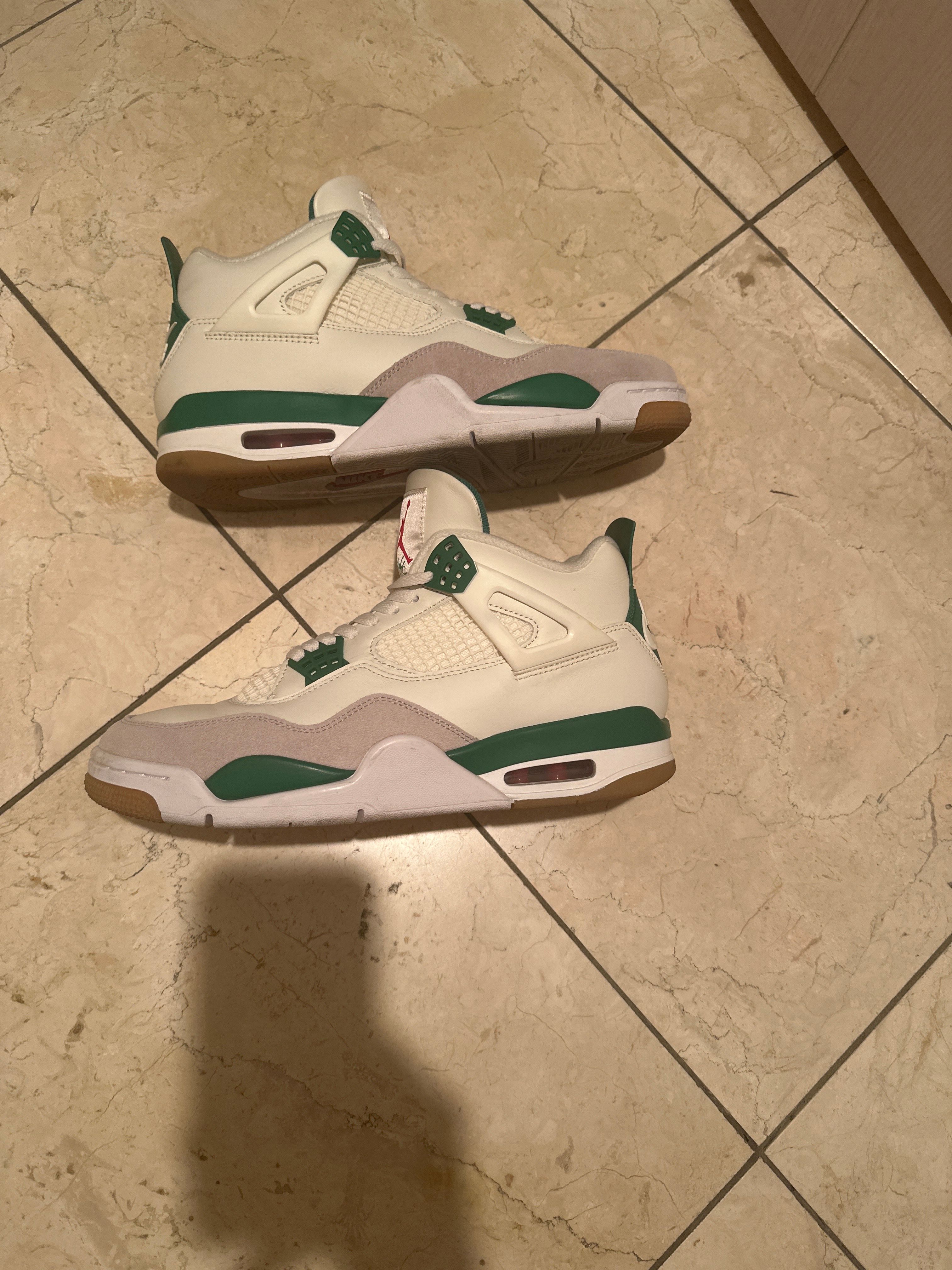 Nike SB × Air Jordan 4 Retro SP "Pine Green"