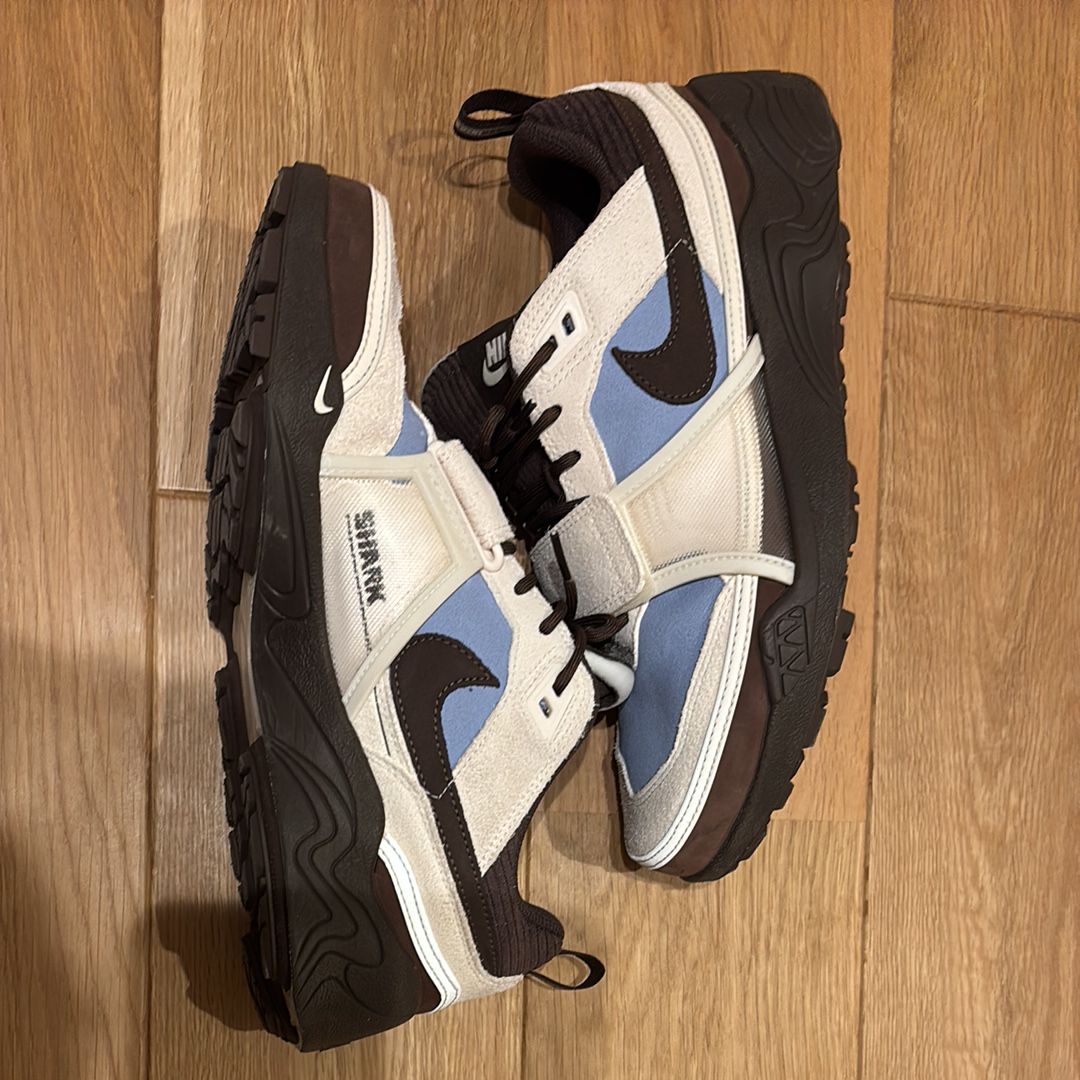 Travis Scott × Nike Zoom Field Jaxx "Pale Ivory and Leche Blue"