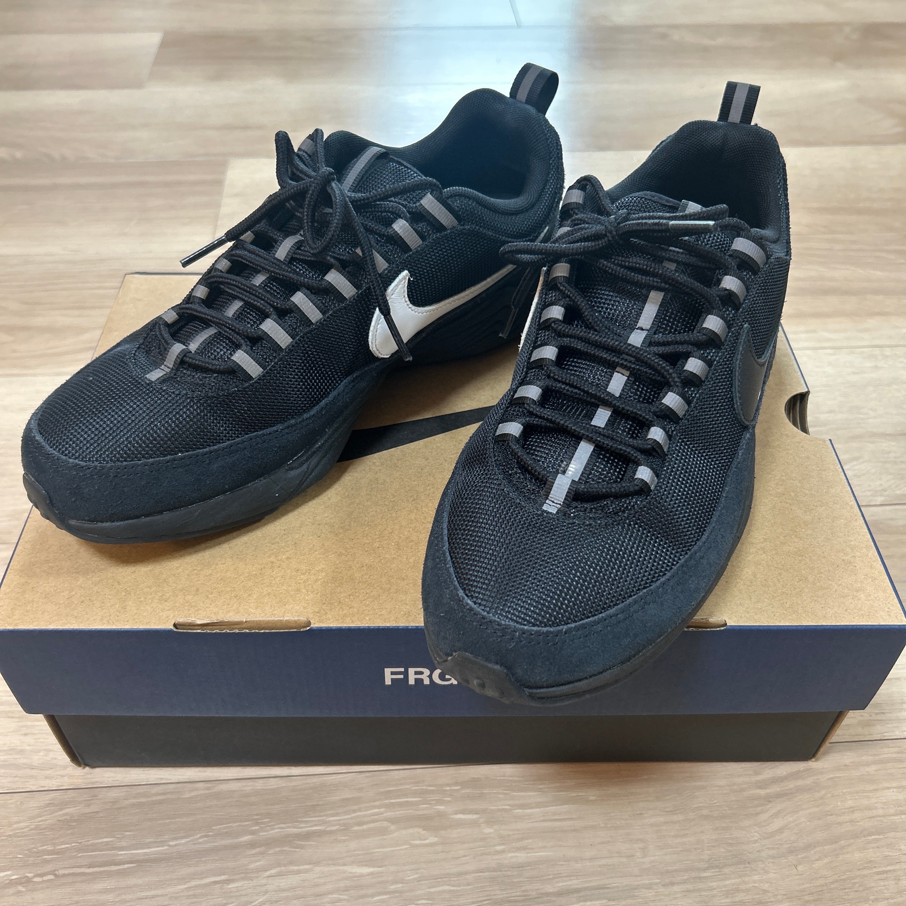 美品 NIKE(ナイキエアズーム)28cm 日本未発売 NIKE W AIR MAX SNDR GTX HYPER CRIMSON/DK SMOKE GREY-FIRE RED