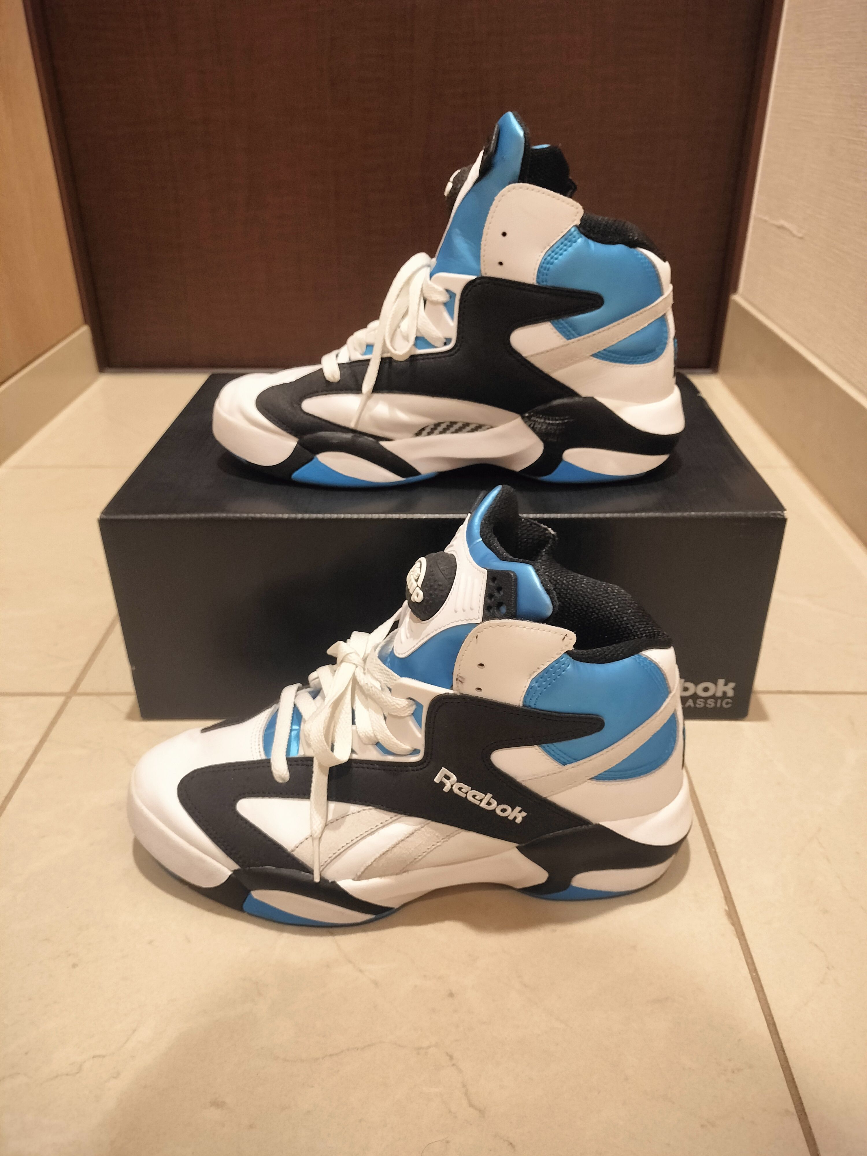 リーボック シャック アタック "フットウェア ホワイト/コア ブラック/アズール"