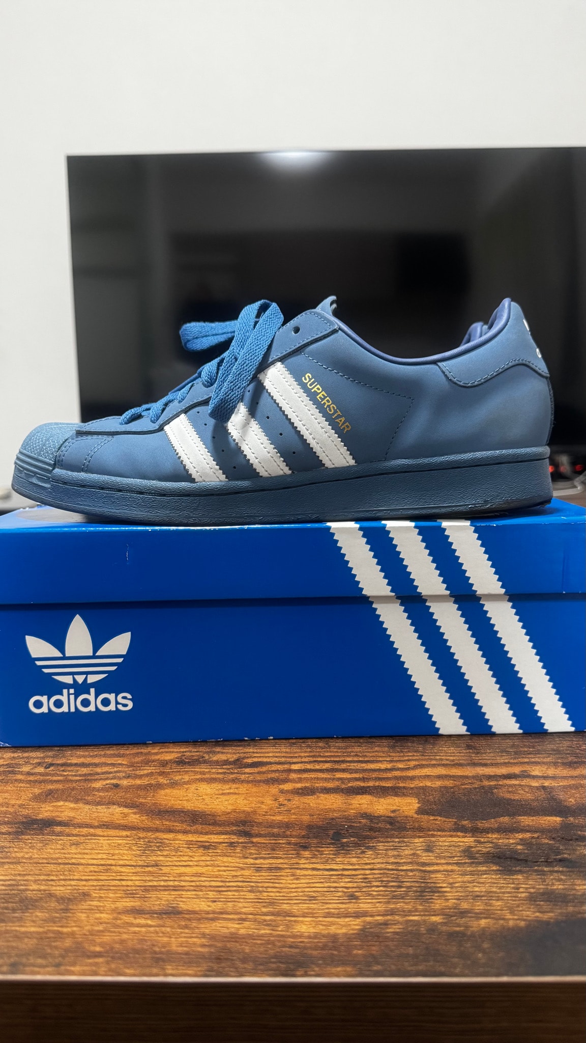 King Gnu Daiki Tsuneta × atmos × adidas Superstar "Blue"