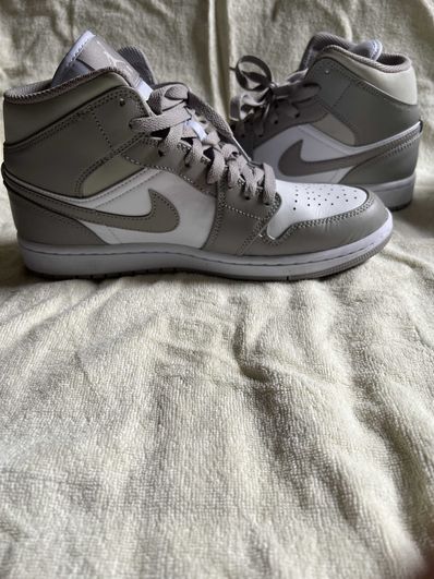 Nike Air Jordan 1 Mid "Linen"