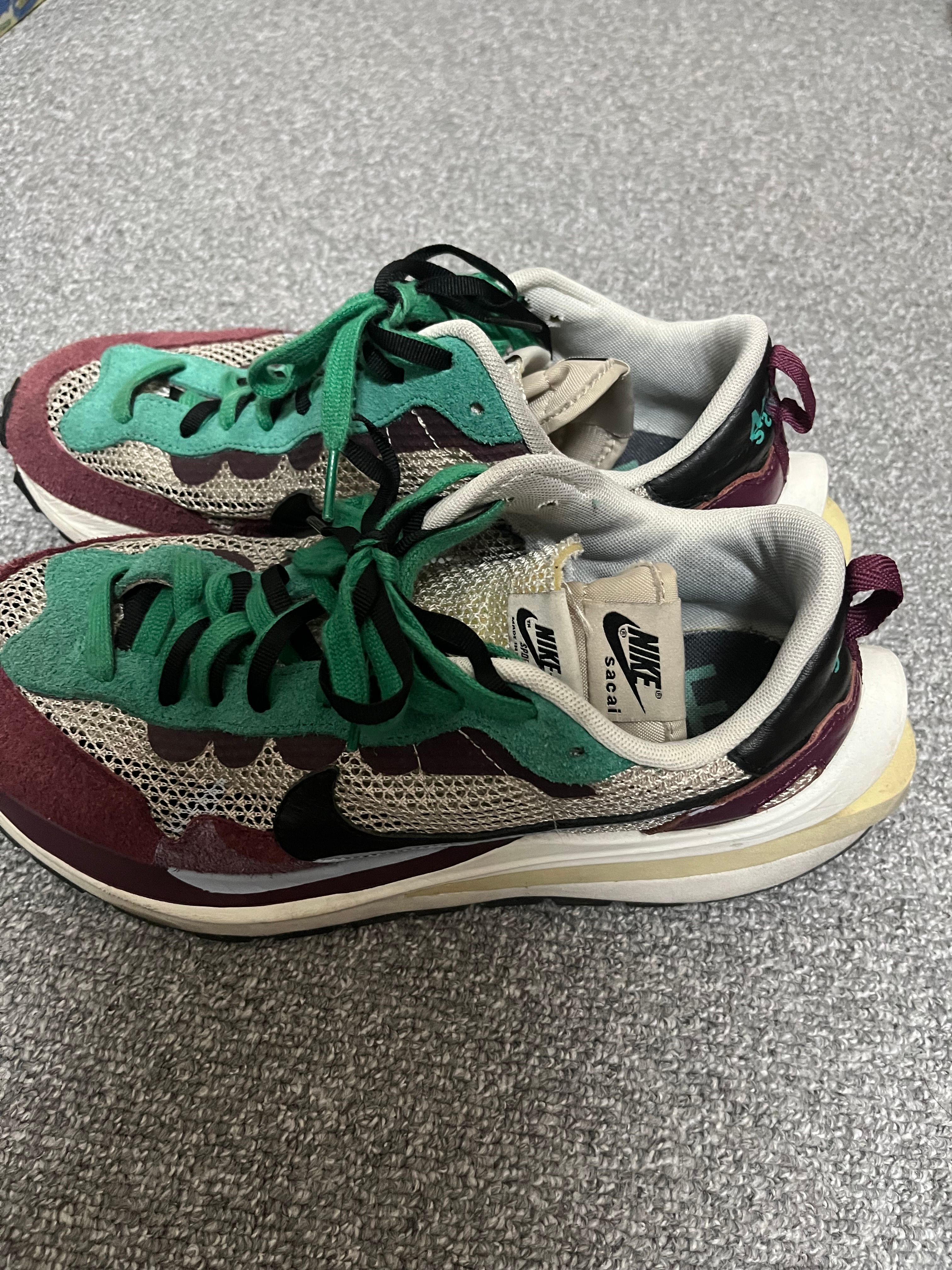 sacai × Nike Vapor Waffle "String/Red/Green"